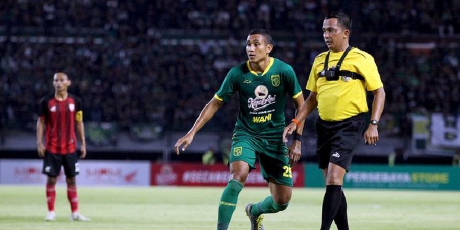 Wasit Dipasangi Kamera GoPro di Dada saat Uji Coba Persebaya vs Persis