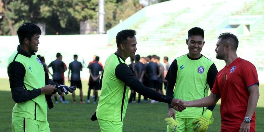 Kiper Utama Arema FC Absen di Laga Perdana Shopee Liga 1 karena Muntaber