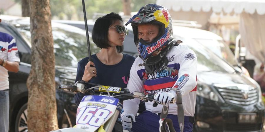 Cinta Bersemi di Arena Motorcross, Mevans Sanggramawijaya dan Littarahma