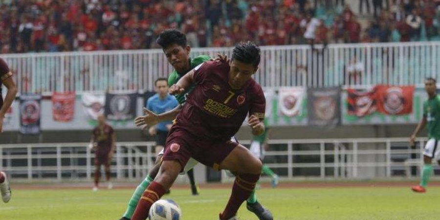 Pujian Istri Winger PSM Makassar Setelah Hidung Suaminya Patah