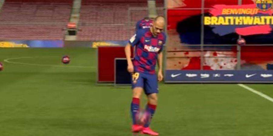 VIDEO - Gagal Rainbow Flick, Striker Baru Barcelona Dinyinyiri Netizen