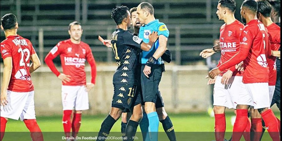 VIDEO - Dorong Wasit 2 Kali, Mantan Titisan Cristiano Ronaldo Dihukum 6 Bulan