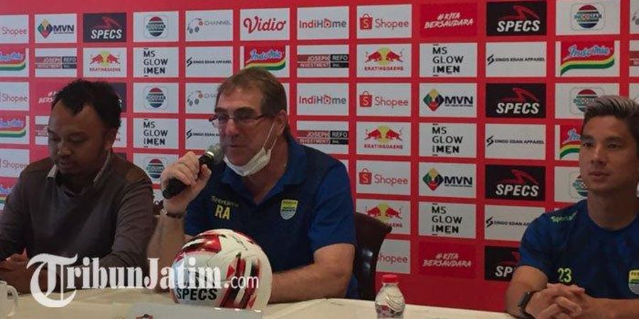 Persib Dapat Dua Penalti, Robert Alberts Menilai Pantas Diberikan Wasit