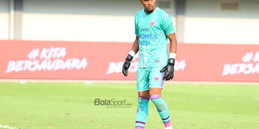 Penampilan Kiper Persita Tangerang Selalu Dikoreksi oleh Sang Ayah