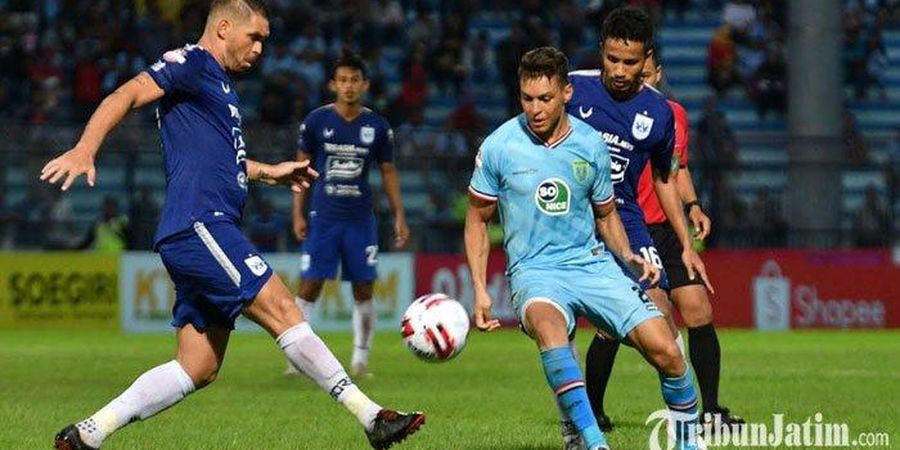 Gelandang Asing Persela Muntah di Lapangan, Ini Penjelasan Pelatih