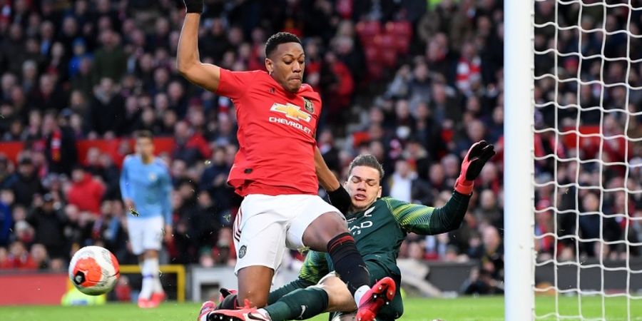 Tabrak Tiang Gawang, Anthony Martial Bagikan Video Cedera di Kakinya