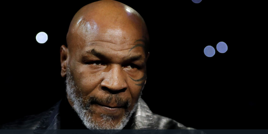 KO Kontroversial Mike Tyson, Lawan Sudah Terbang, Bogem Mentah Tetap Melayang