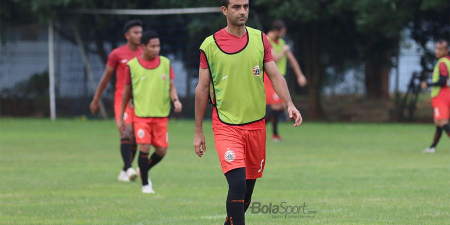 Tak Ikut Main, Otavio Dutra Ungkap Masalah di Lini Pertahanan Persija