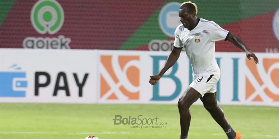 Tips Jadi Striker Moncer dari Pemain Senior Herman Dzumafo   