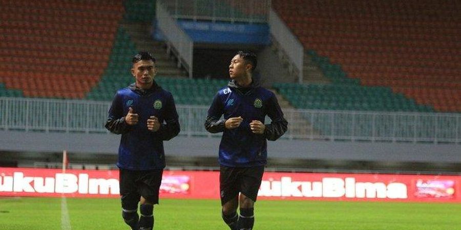 Bosan di Mes, Winger Tira Persikabo Luangkan Waktu Berendam di Curug