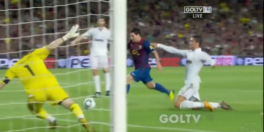 Kala Lionel Messi Cetak Gol dan Buat Cristiano Ronaldo Mengejar Sampai Berlutut