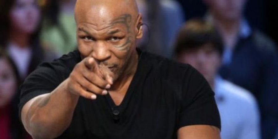 Mike Tyson Ajari Francis Ngannou Cara Jadi Petarung yang Nakal