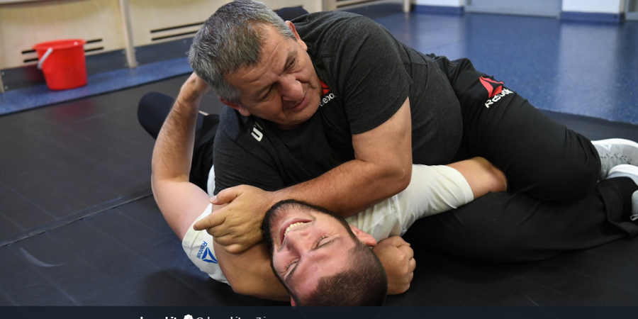 Perasaan Khabib Nurmagomedov Pertama Kali Tidak Didampingi Ayahnya pada UFC 254