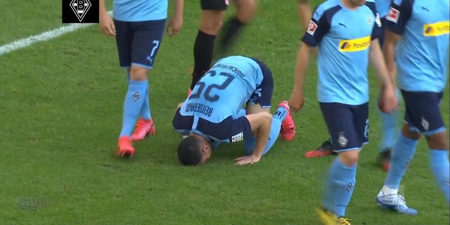 VIDEO - Selebrasi Sujud Syukur Menghiasi Kembalinya Bundesliga