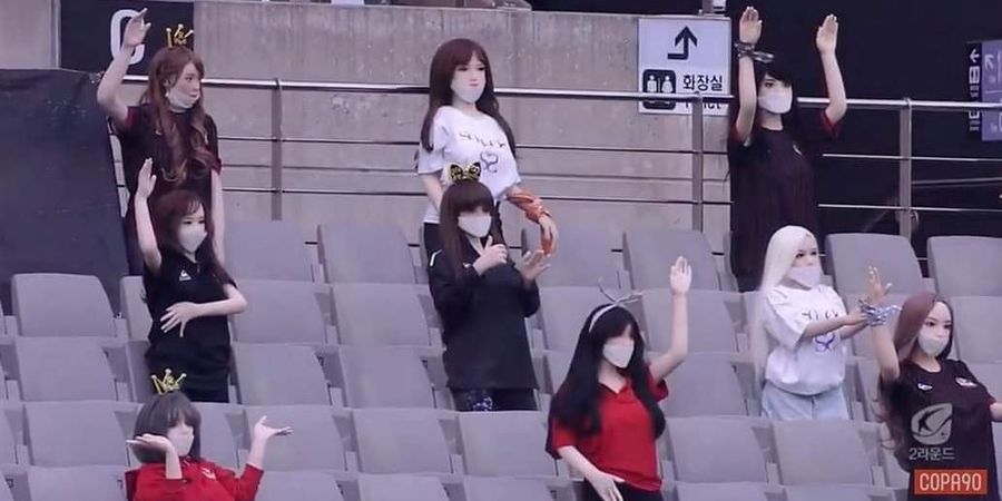 VIDEO - Trik Liga Korea Ramaikan Stadion, Pakai Boneka Seks sampai Gambar Anak-anak