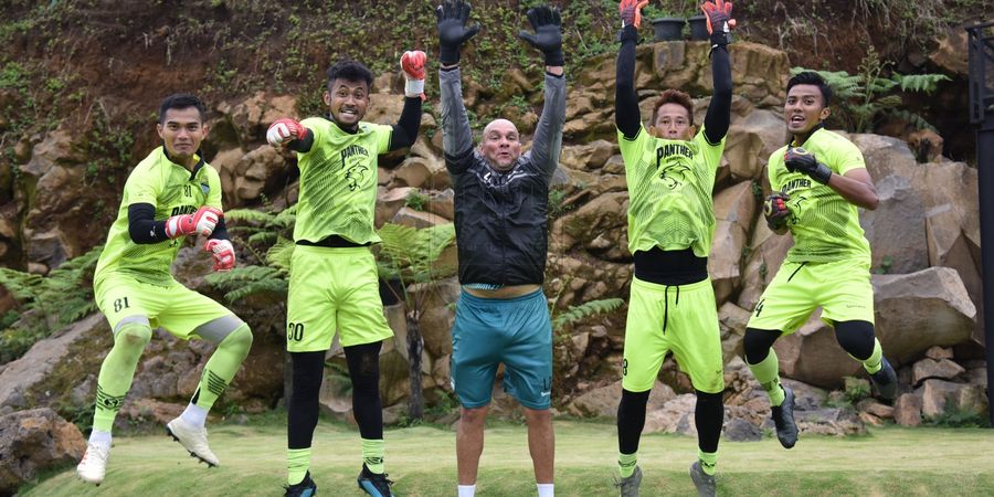 Yakin Liga 1 Bakal Bergulir Kembali, Pelatih Kiper Persib Pilih Tak Pulang Kampung