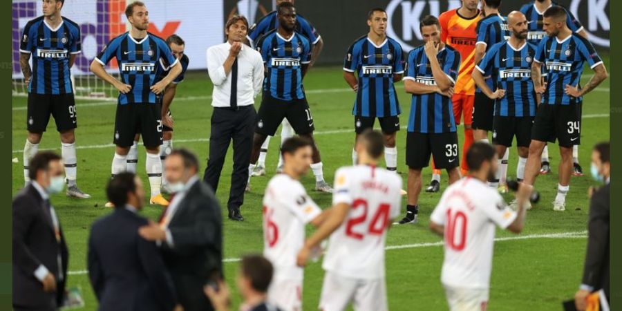 VIDEO - Inter Milan Runner-up Liga Europa, Romelu Lukaku Ngabur Saat Pengalungan Medali