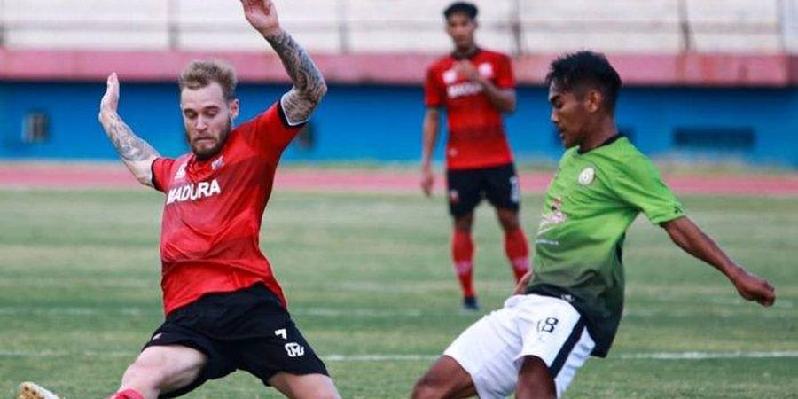 Baru 2 Hari Bergabung, Fisik Pilar Asing Madura United Dipuji Pelatih