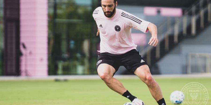 Alami Kesulitan di MLS, Higuain: Saya Kira Bisa Main Sambil Merokok!