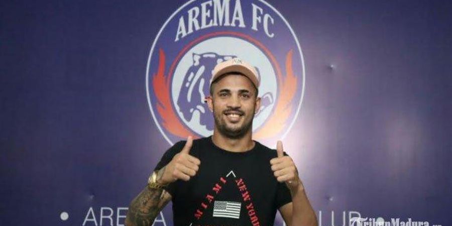 Keuntungan Bek Anyar Arema FC dengan Adanya Penundaan Liga 1 2020