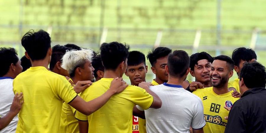 Carlos Oliveira Beberkan Kondisi Pemain Baru Arema FC Bruno Smith