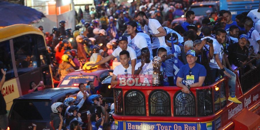 Sejarah Hari Ini - Akhiri Puasa Gelar 19 Tahun, Persib Juara ISL 2014