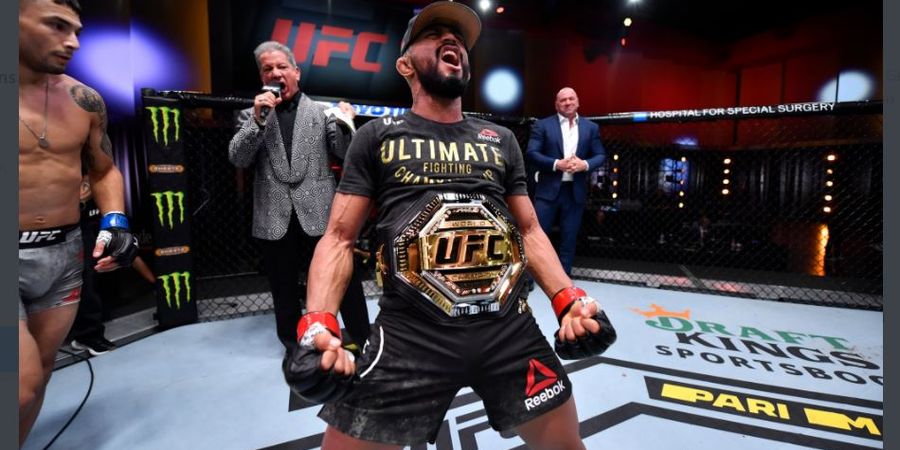 Rekap Hasil UFC 255 - Mantan Tukang Cukur Rambut Pertahankan Gelar, Wakanda Kembali Bersinar