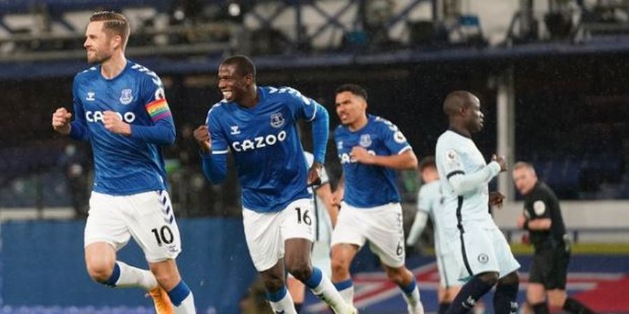 Skandal Pelecehan Seksual Pemain Everton - Berbalas Pesan dengan Gadis di Bawah Umur, Istri Sampai Hapus Instagram