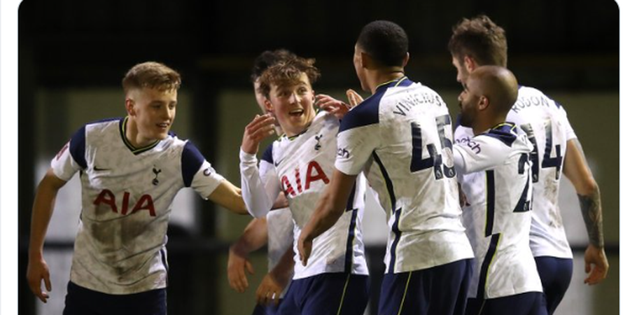 Hasil Lengkap Piala FA - Tottenham Menang Mudah Berkat Duo Brasil dan Pemain Termuda