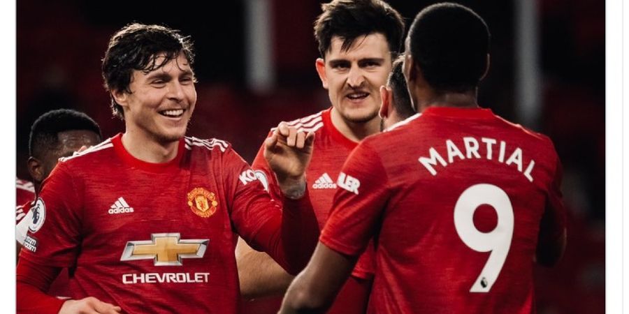 Gary Neville Sebut Duet Lindelof dan Maguire Tak Berjalan Mulus