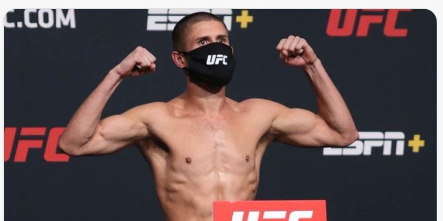 Hasil UFC Vegas 20 - Bak Siluman Ular, Petarung Debutan Lilit Musuhnya Sampai Lemas