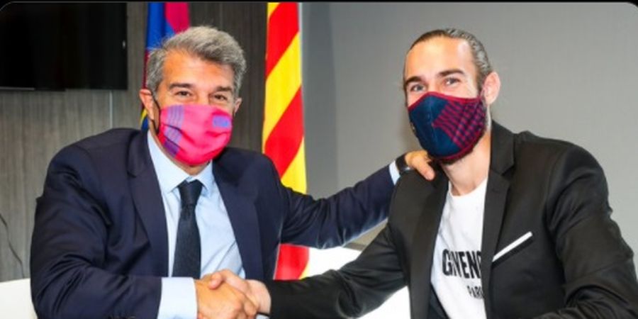 RESMI - Oscar Mingueza Perpanjang Kontrak di Barcelona hingga 2023, Klausul Pelepasannya Senilai Rp1,7 Triliun