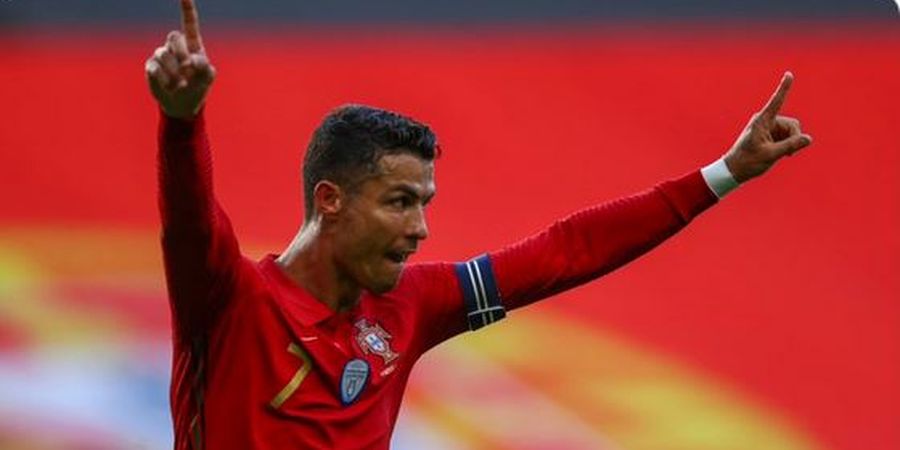 Cuma Cristiano Ronaldo yang Bisa, Cetak Gol Free-kick ke Gawang di Beda Stadion