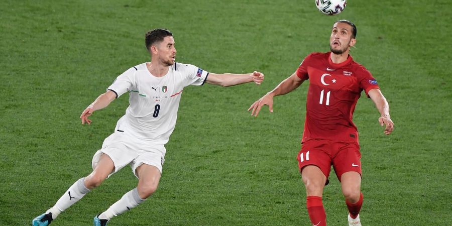 EURO 2020 - Semangat Juara Liga Champions Coba Ditularkan Jorginho di Timnas Italia