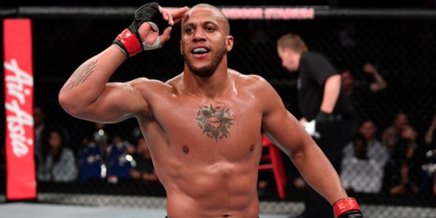 Hasil UFC 265 - Lewis Tumbang, Gane Raih Gelar Interim Kelas Berat