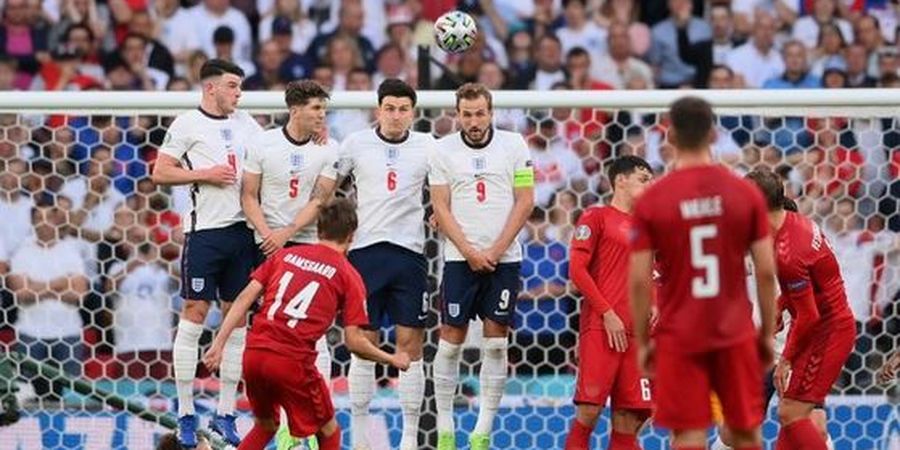 Gol Freekick Pertama EURO 2020 Muncul, Inggris Koyak, Denmark Meledak di Wembley