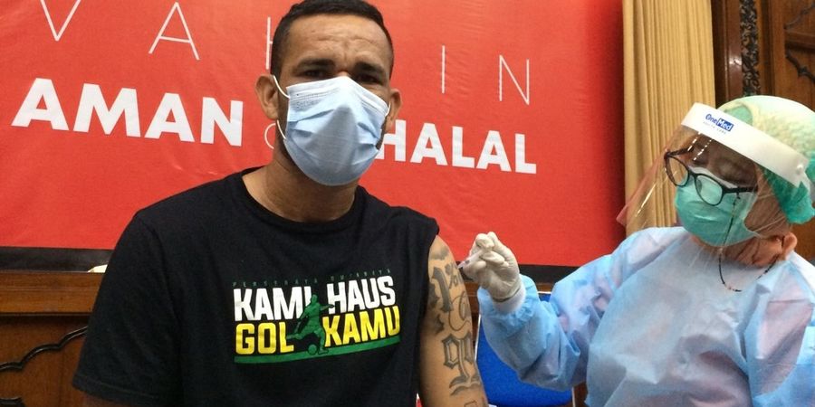 Aji Santoso Lega Empat Pemain Asing Persebaya Akhirnya Dapat Vaksin