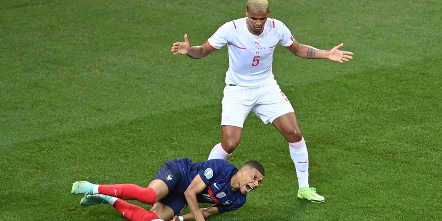 Swiss vs Italia - Satu Bek La Nati Diplot sebagai Suksesor Kapten Gli Azzurri di Juventus