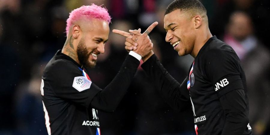 Kylian Mbappe Tertangkap Kamera Ngomongin Neymar di Bangku Cadangan