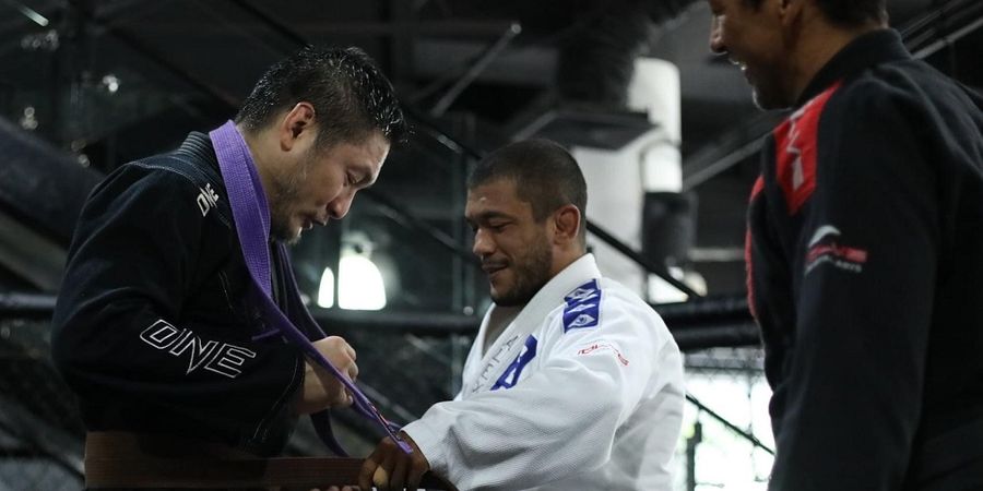 Saktinya Bos ONE Championship, Chatri Sityodtong Dapat Sabuk Cokelat Braziian Jiu-jitsu