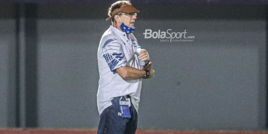 Curhatan Pelatih Persib yang Tak Berdaya Ditinggal Banyak Pemain