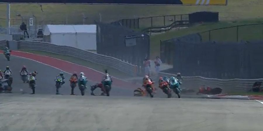 Hasil Moto3 Amerika 2021 - Pembalap Tim Indonesia Jadi Korban COTA, Izan Guevara Beruntung!