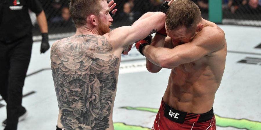 Hasil UFC 267 - Bukan Jagoan Kardus, Petr Yan Juara Interim Kelas Bantam