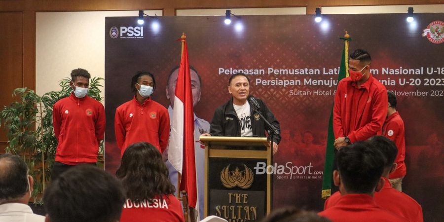 Pemain Timnas U-18 Indonesia Minta Dibelikan Sepatu Bola ke Ketum PSSI