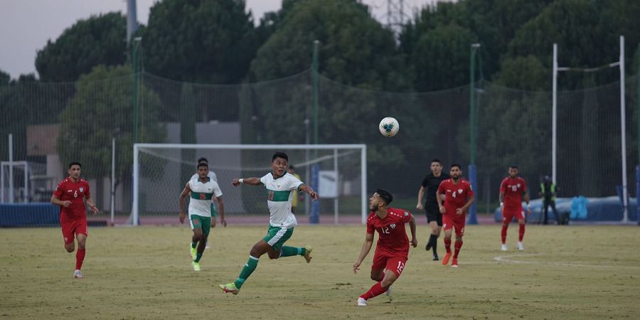 Sempat Dihentikan Tunggu Lampu Nyala, Timnas Indonesia Unggul atas Myanmar dengan Skor Besar pada Babak Pertama