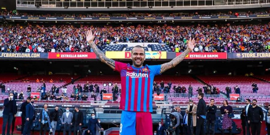 Pulang ke Camp Nou saat Usia Senja, Dani Alves Tak Mau Hanya Jadi Ban Serep di Barcelona