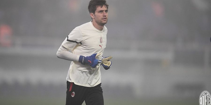 Tangan Licin Jatuhkan Bola, Blunder Kiper Bikin AC Milan Tertinggal di Babak Pertama