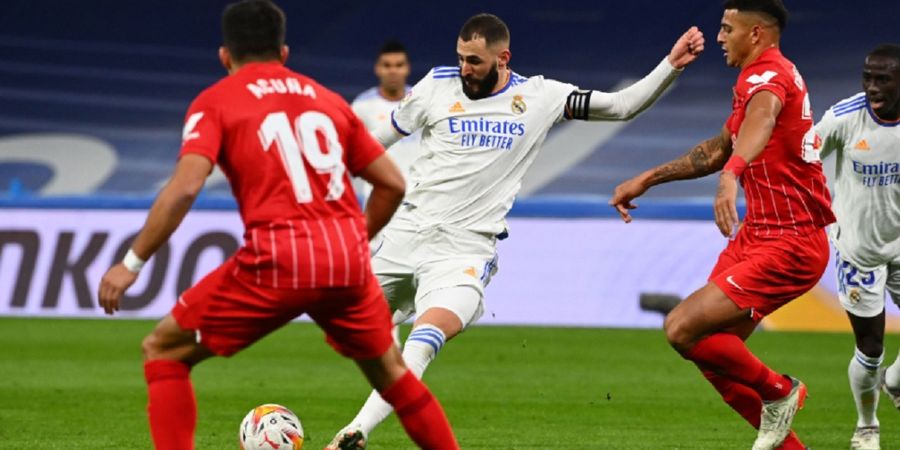 Adu Tajam Rafa Mir dan Benzema, Real Madrid Imbangi Sevilla di Paruh Pertama