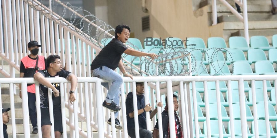 Suporter Persis Solo Luapkan Kekesalan saat Uji Coba Penonton di Stadion, Ketua Umum PSSI Bereaksi