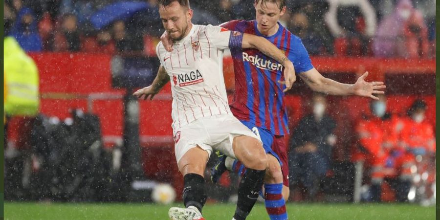 Hasil Liga Spanyol - Jules Kounde Hantam Wajah Jordi Alba dengan Bola, Barcelona dan Sevilla Sama Kuat